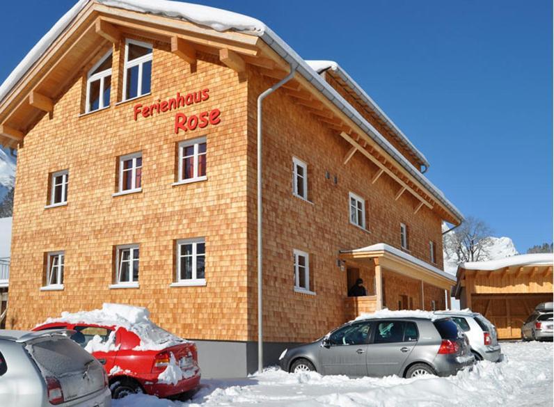Ferienwohnung Haus Rose Schröcken Exterior foto